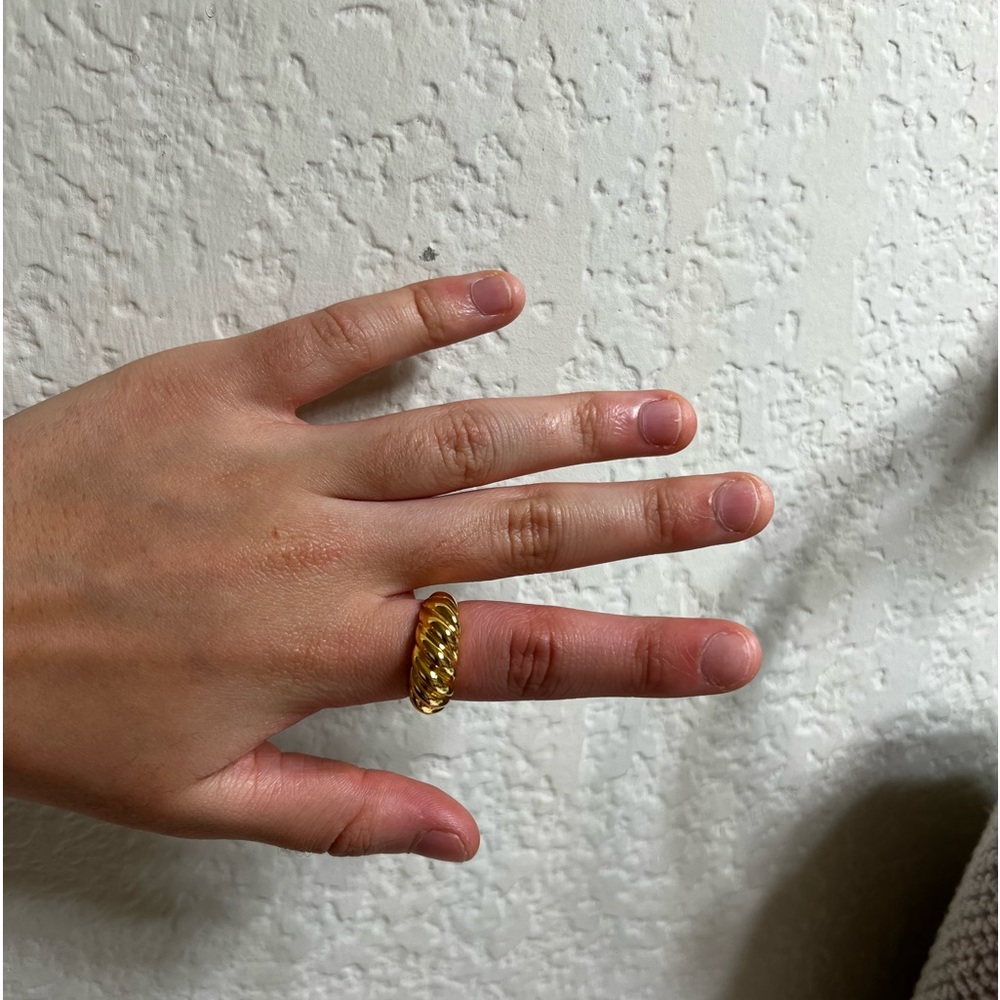 Gold Chunky Crossiant Ring